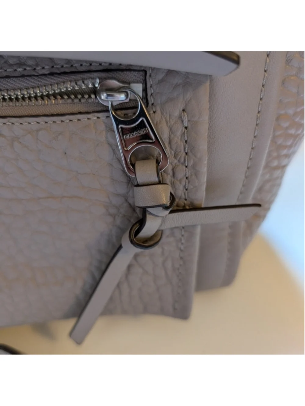 Coach BLEECKER LEATHER MINI RILEY CARRYALL J1393-27923 in VGUC